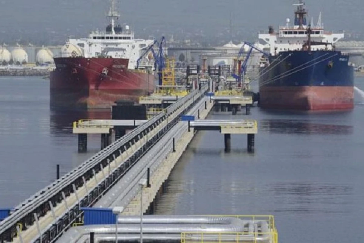 Турецкий нефтяной терминал прекратил прием российской нефти
