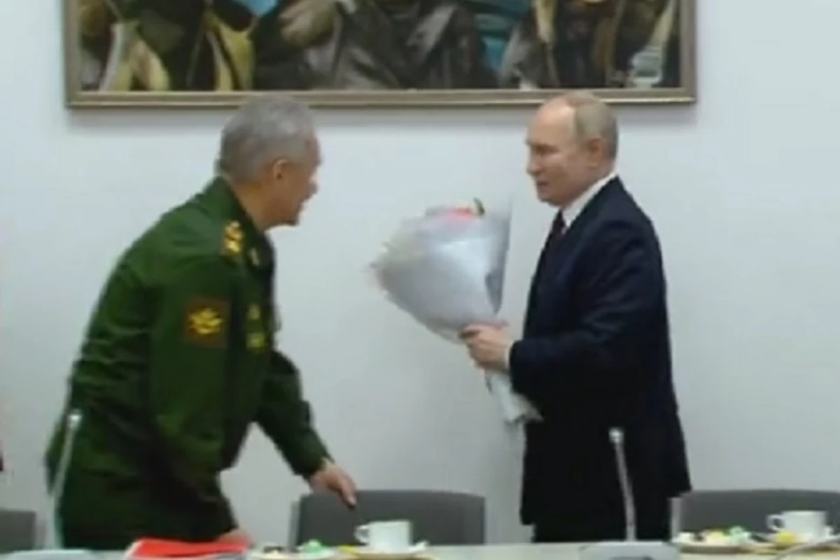 Путин пошутил над Шойгу - ВИДЕО