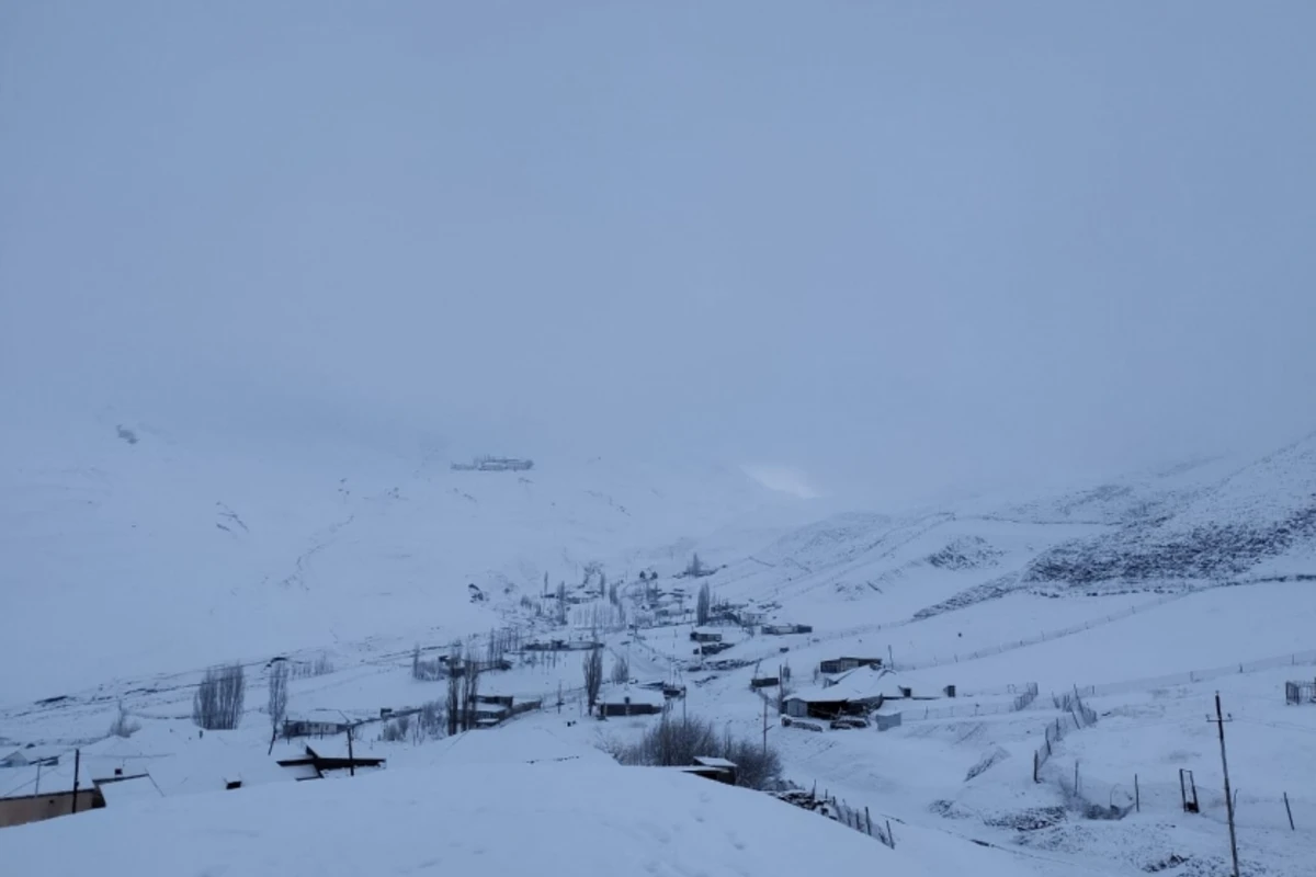 Qubanın Xınalıq və Qrız kəndlərinə qar yağıb, 6 dərəcə şaxta olub
