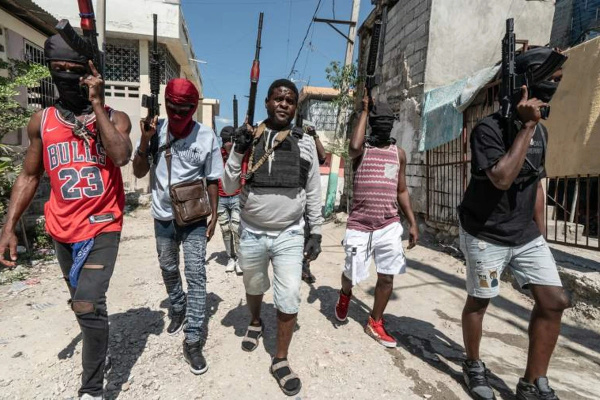 Haitidə Prezident sarayına hücum olub, şiddətli döyüşlər baş verib - FOTO