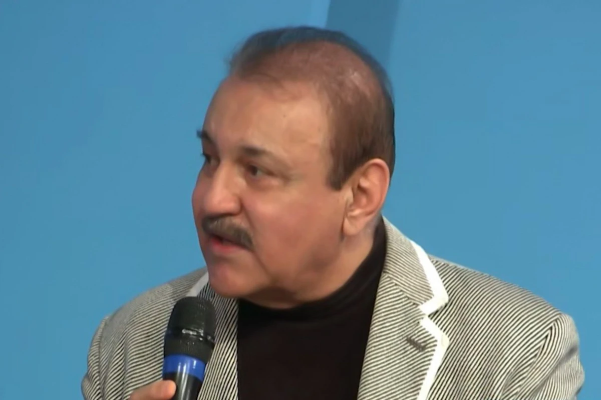 Cavanşir Məmmədov: Fəhlə bizdən yaxşı yaşayır - VİDEO Cavanşir Məmmədov: Fəhlə bizdən yaxşı yaşayır - VİDEO
