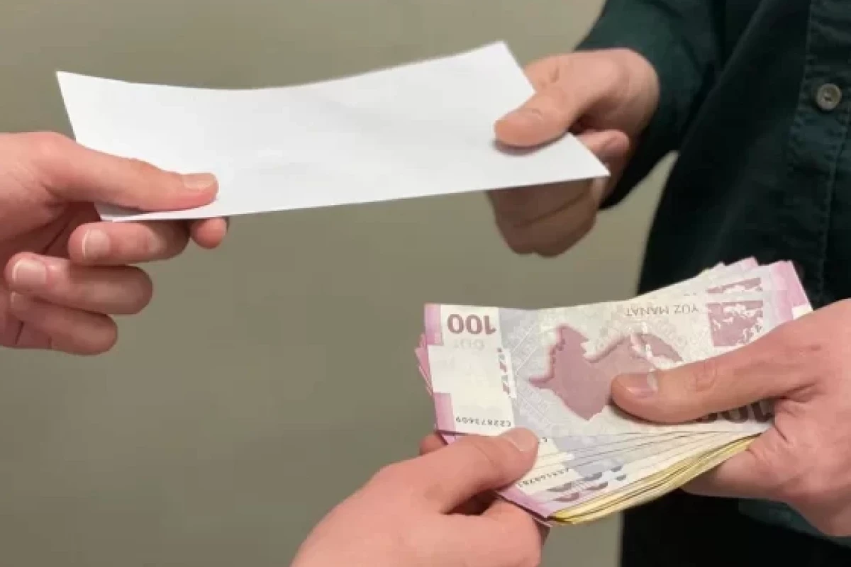 Saxta hərbi bilet vermək adı ilə pul tələb edən şəxs tutulub