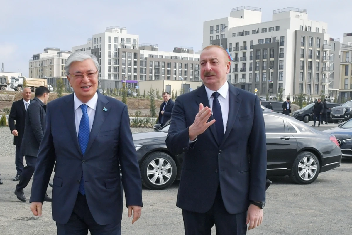 Qazaxıstan prezidenti Füzulinin Baş planı ilə tanış olub - FOTO