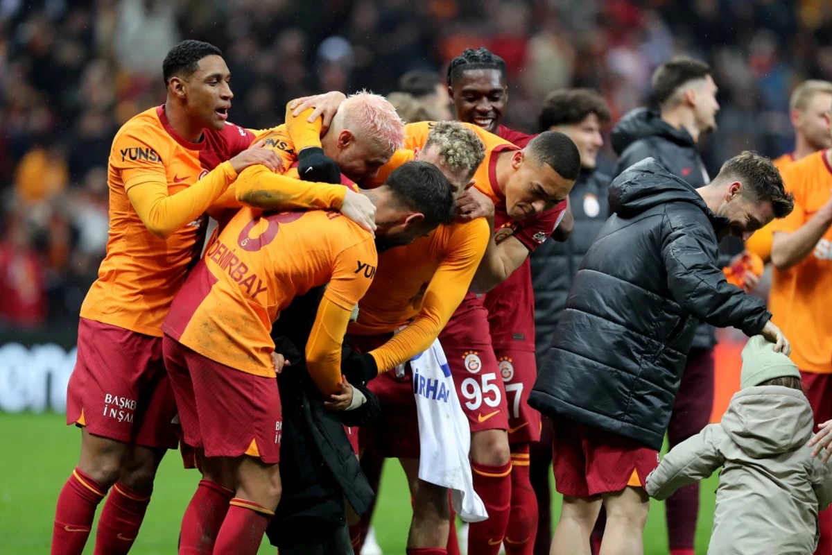 Qalatasarayda ayrılıq: Ulduz futbolçu gedir