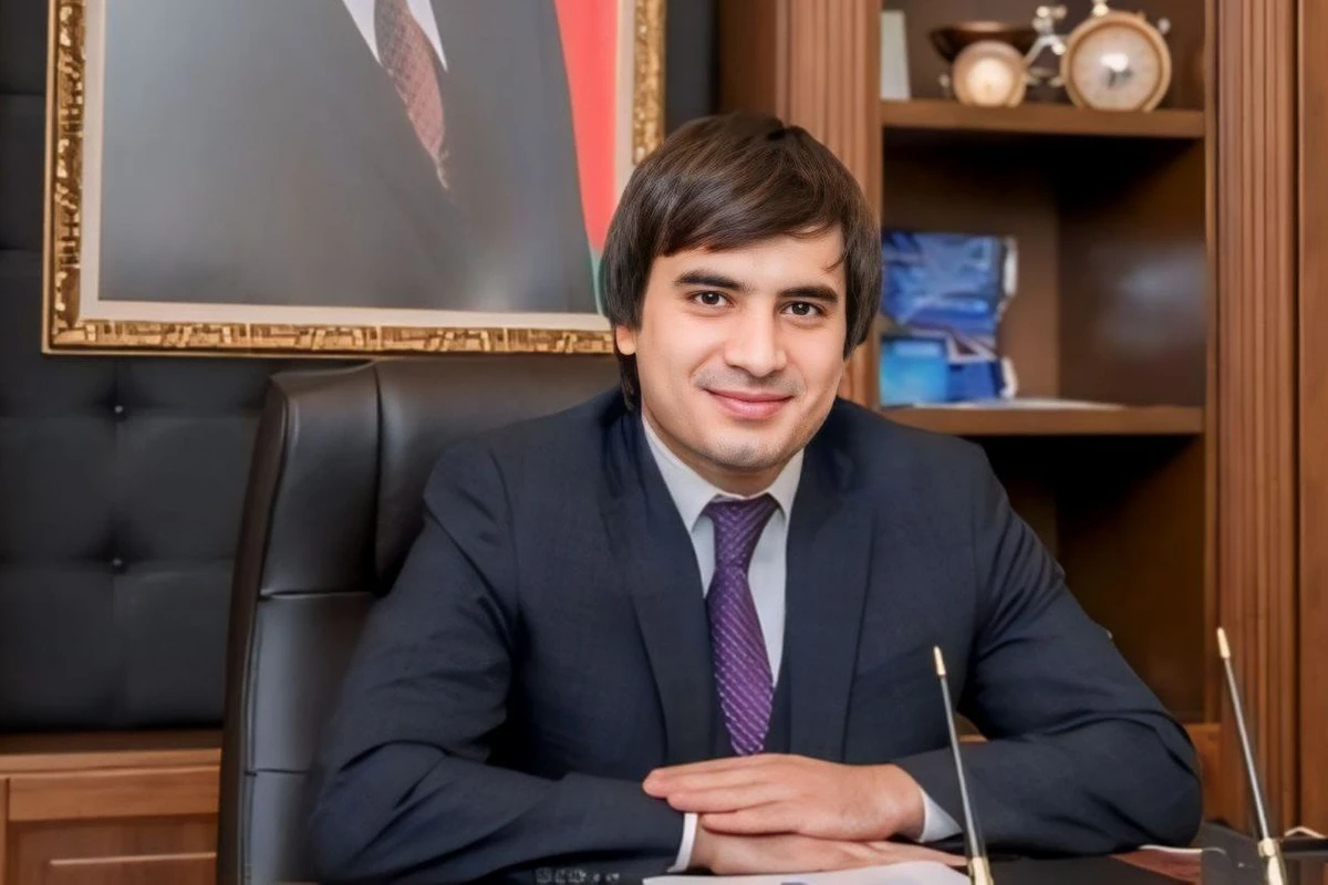 Qızının ailəsinin dağıldığı deyilən deputatın oğlu da boşandı - FOTO
