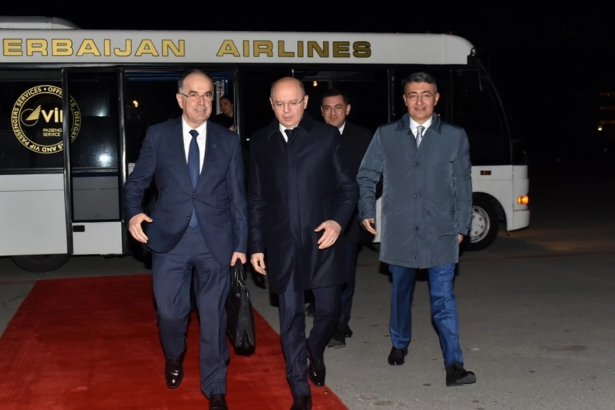 Albaniya Prezidenti Azərbaycana işgüzar səfərə gəlib - FOTO