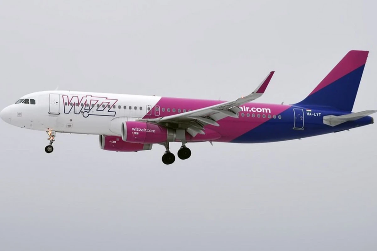Bakı-Budapeşt aviareysi gecikir
