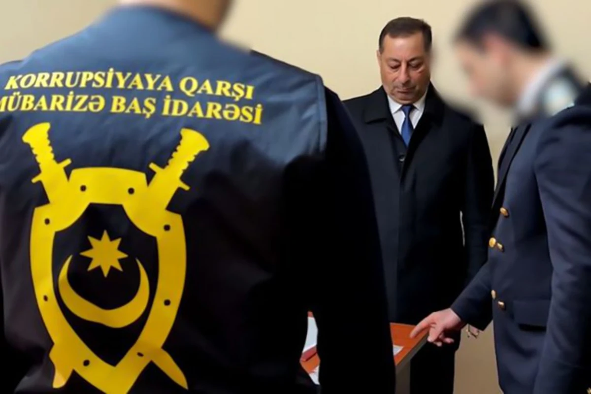 Azərbaycanda vəzifəli şəxs cinayət başında yaxalandı - VİDEO