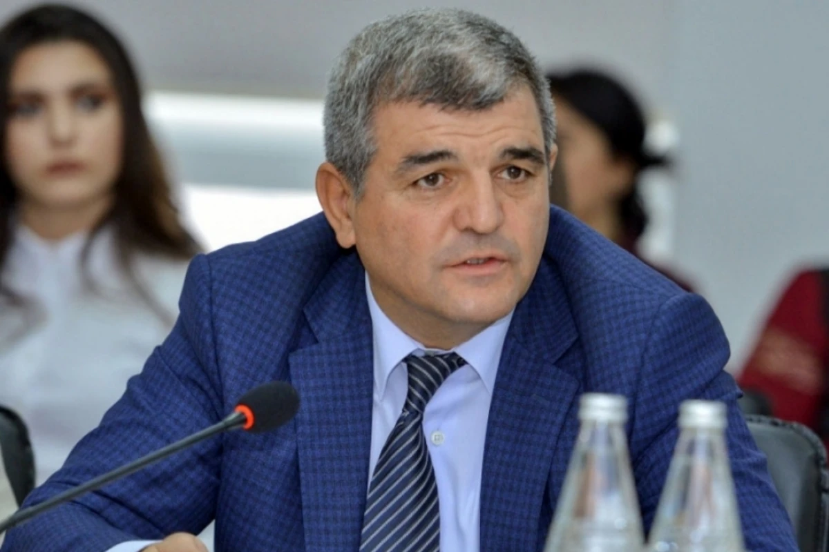 “Olmaz ki, nazirlik məsləhət verdiyi qədər də iş yeri açsın?”
