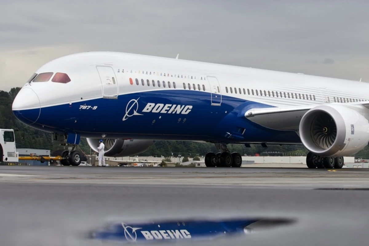 “Boeing” aviaşirkətlərə təyyarələrdəki yeni problem barədə məlumat verib