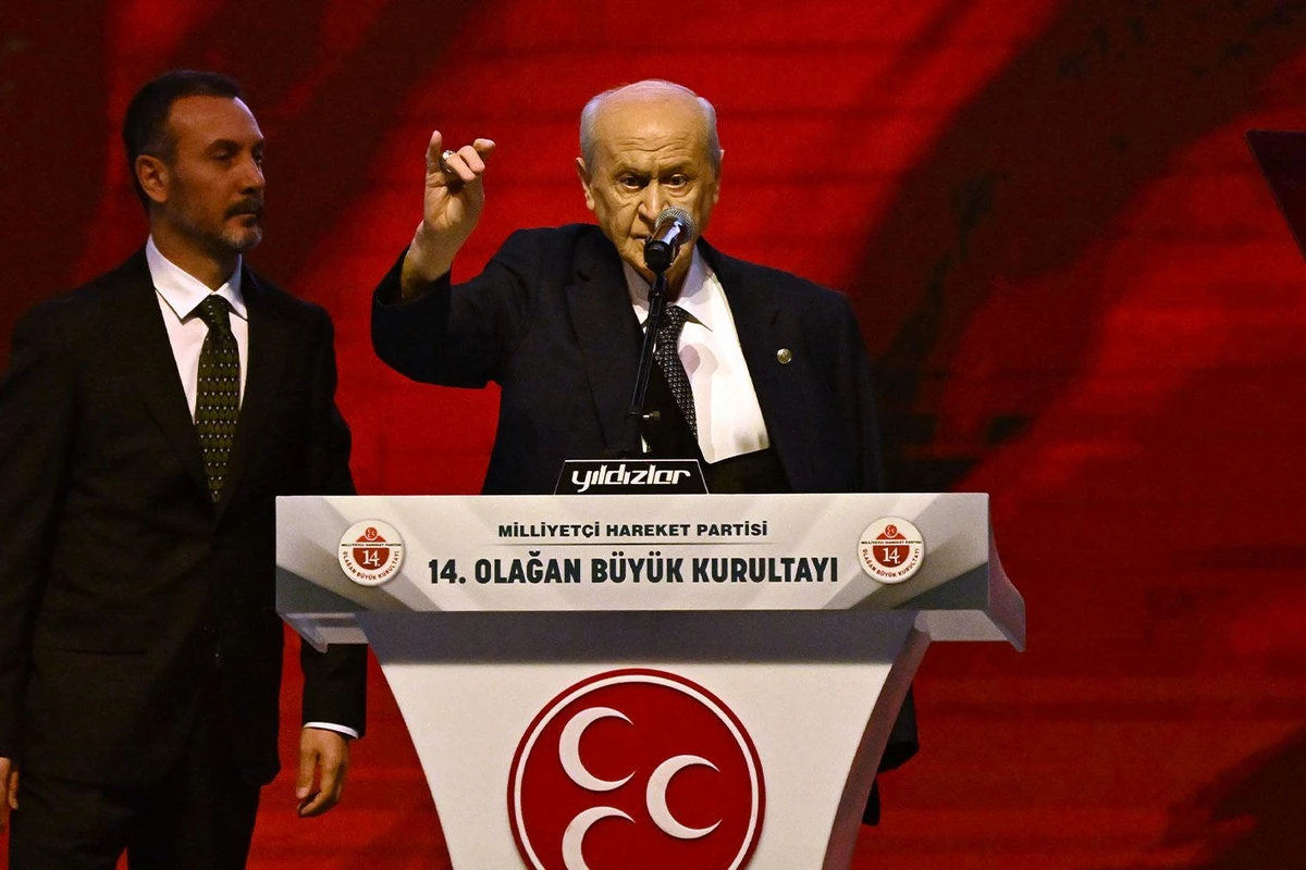 Dövlət Baxçalı yenidən MHP sədri seçildi