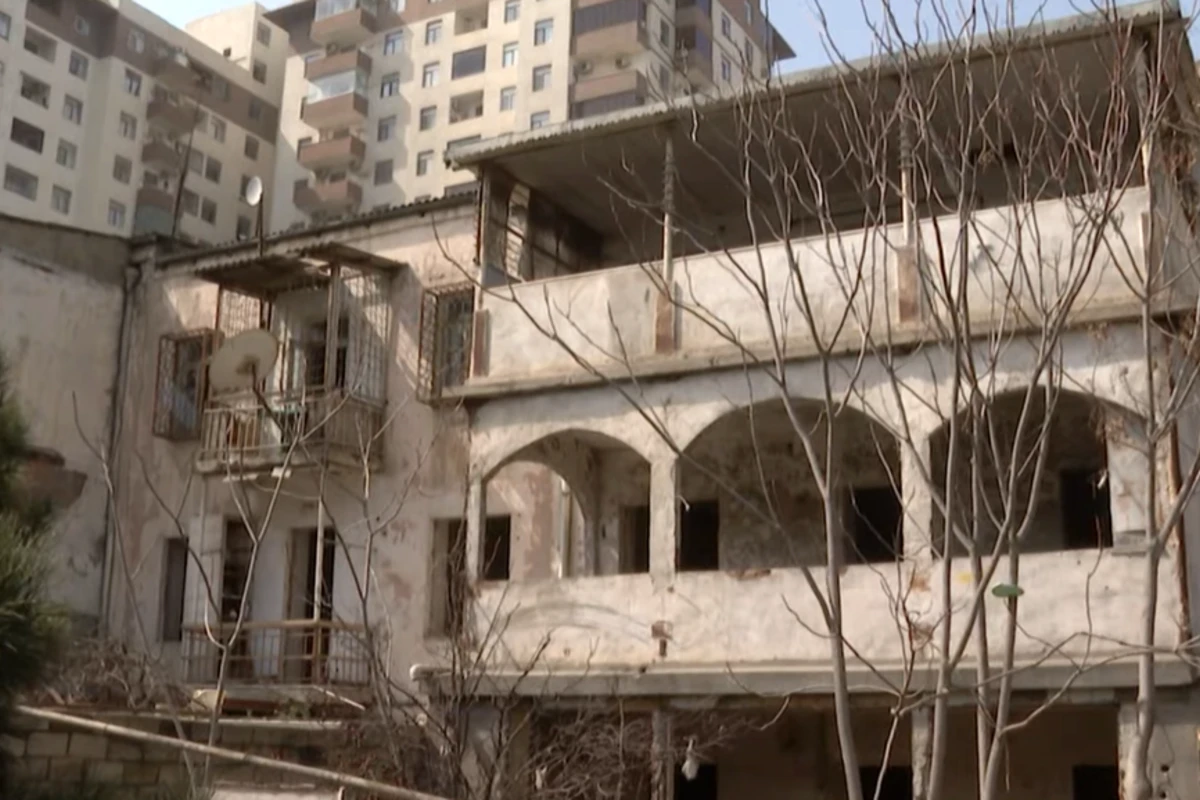 Bakıda bu ərazidə söküntü sakinə görə gecikir - 400 min manat pul istəyir - VİDEO
