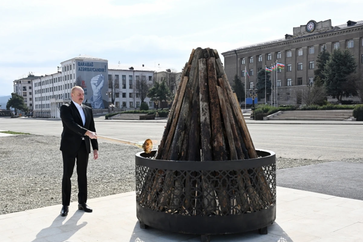 İlham Əliyev Xankəndi şəhərində Novruz tonqalını alovlandırıb - YENİLƏNİB - FOTO