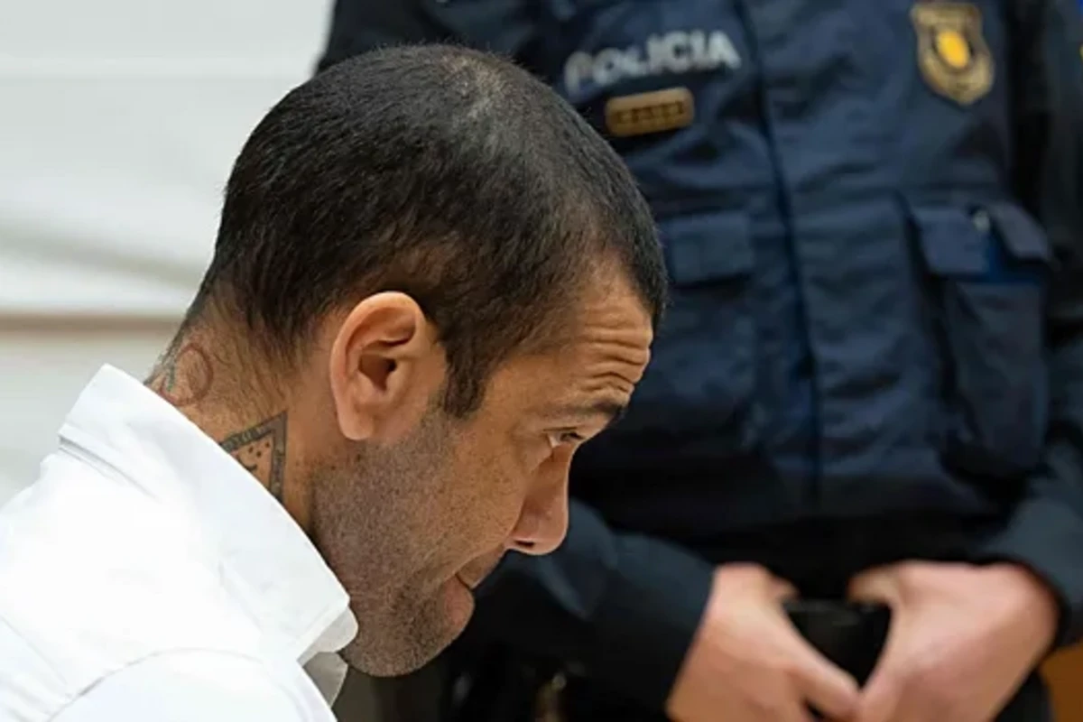 Barselona məhkəməsi Dani Alveşi azadlığa buraxıb