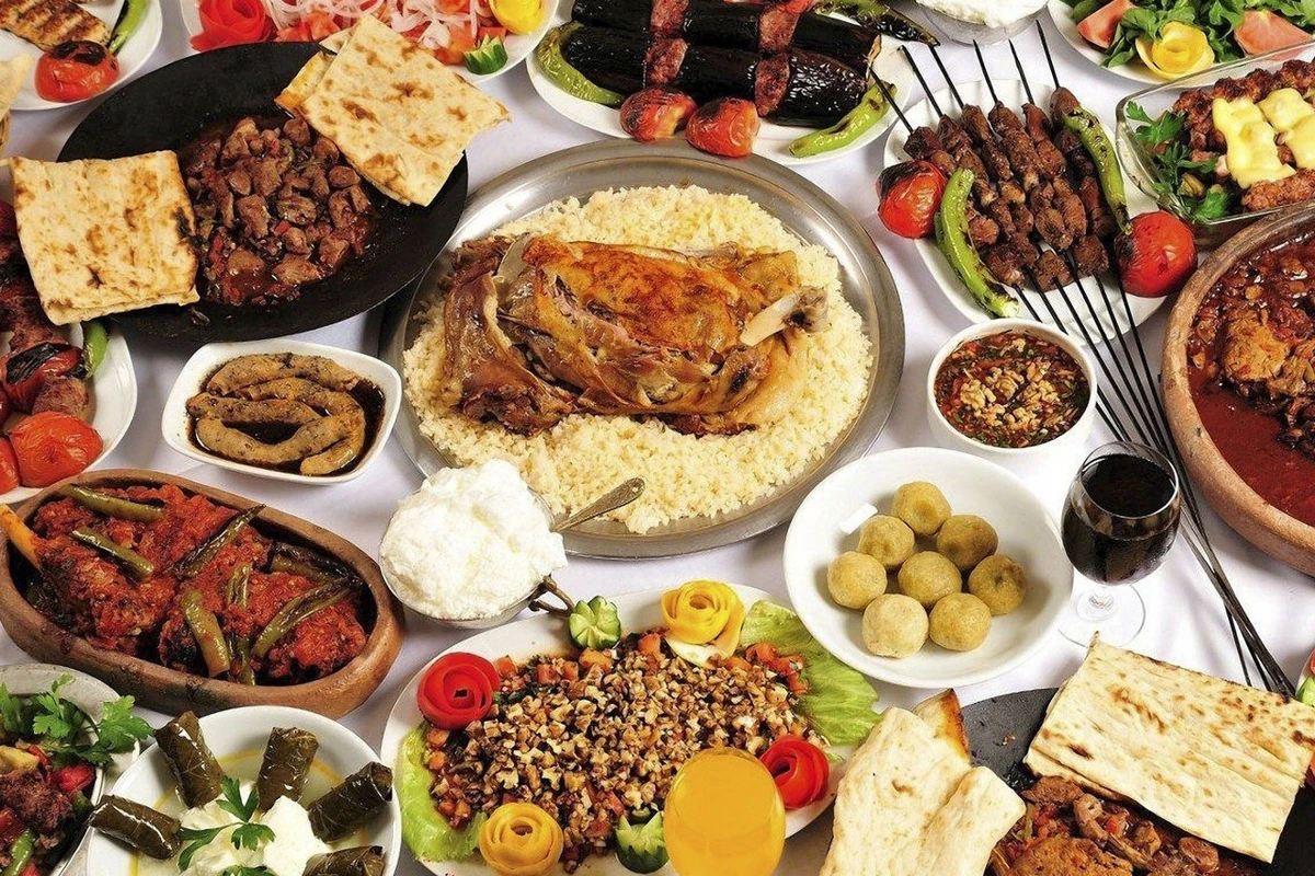 Bu yeməkləri sabaha saxlamaq olmaz - Qızdırıldıqda tərkibi dəyişən qidalar - SİYAHI Bu yeməkləri sabaha saxlamaq olmaz - Qızdırıldıqda tərkibi dəyişən qidalar - SİYAHI