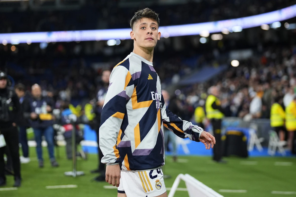 “Real Madrid” bu oyunçunun qarşılığında Arda Gülər və 50 milyon avro təklif edir “Real Madrid” bu oyunçunun qarşılığında Arda Gülər və 50 milyon avro təklif edir