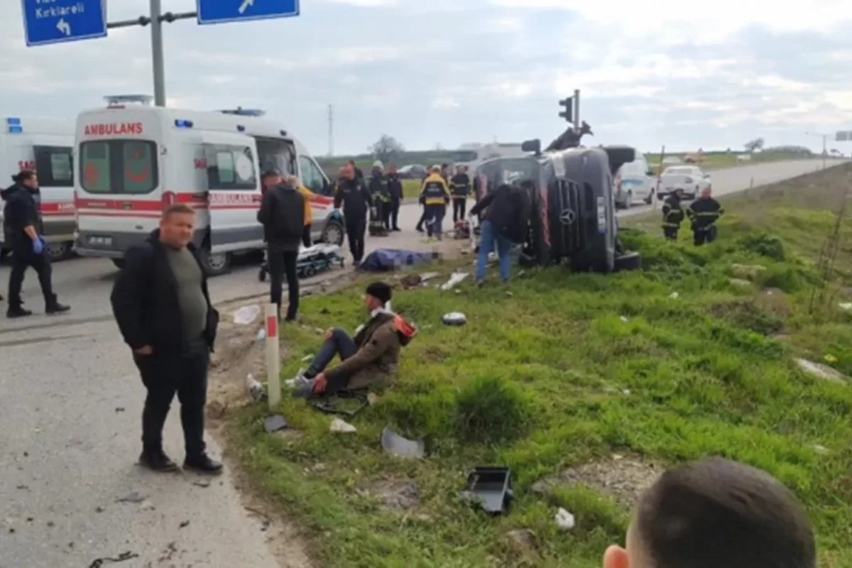 Türkiyədə TIR avtobusla toqquşdu: 5 ÖLÜ, 10 YARALI - FOTO