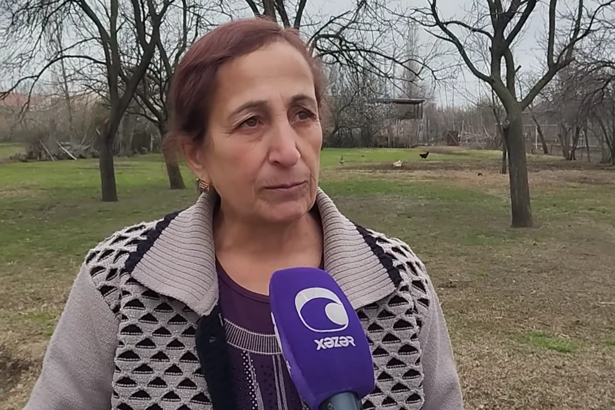 Müəllimin xəbəri olmadan maaş kartından pul çıxarılıb - VİDEO