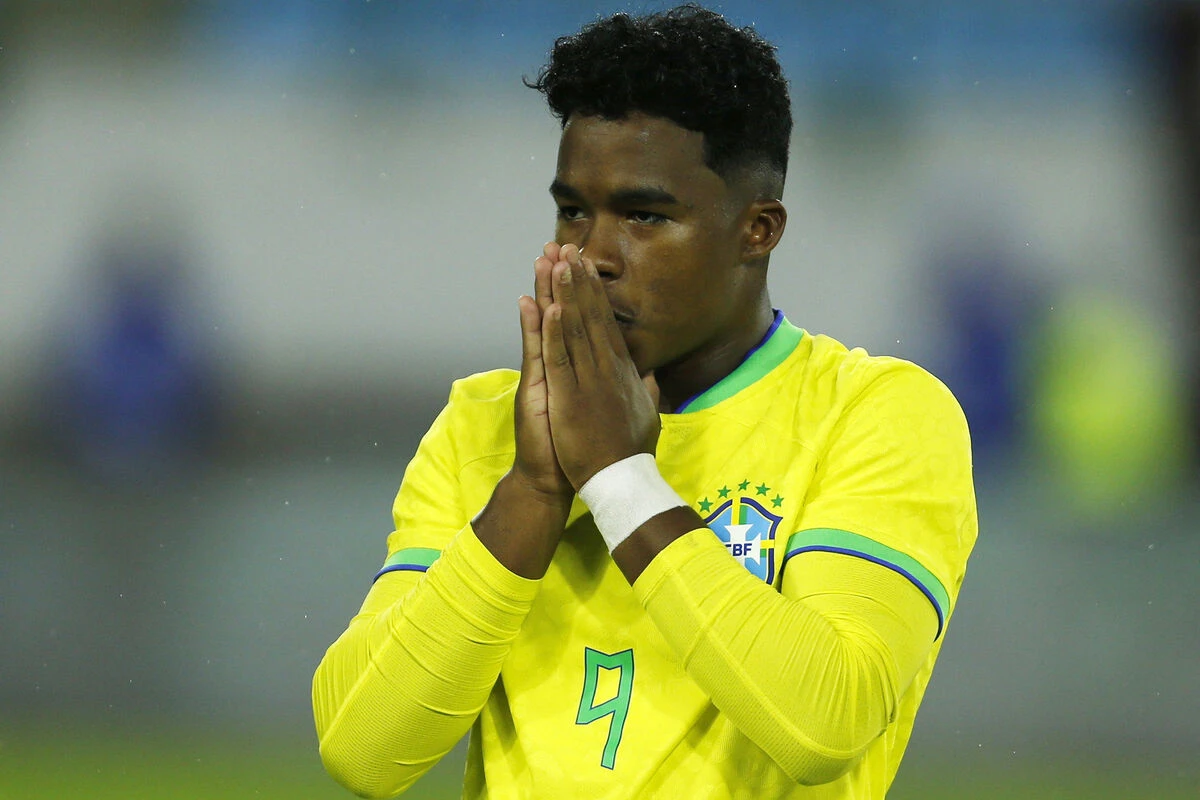 17 yaşlı braziliyalı futbolçu Pelenin rekordunu qırdı
