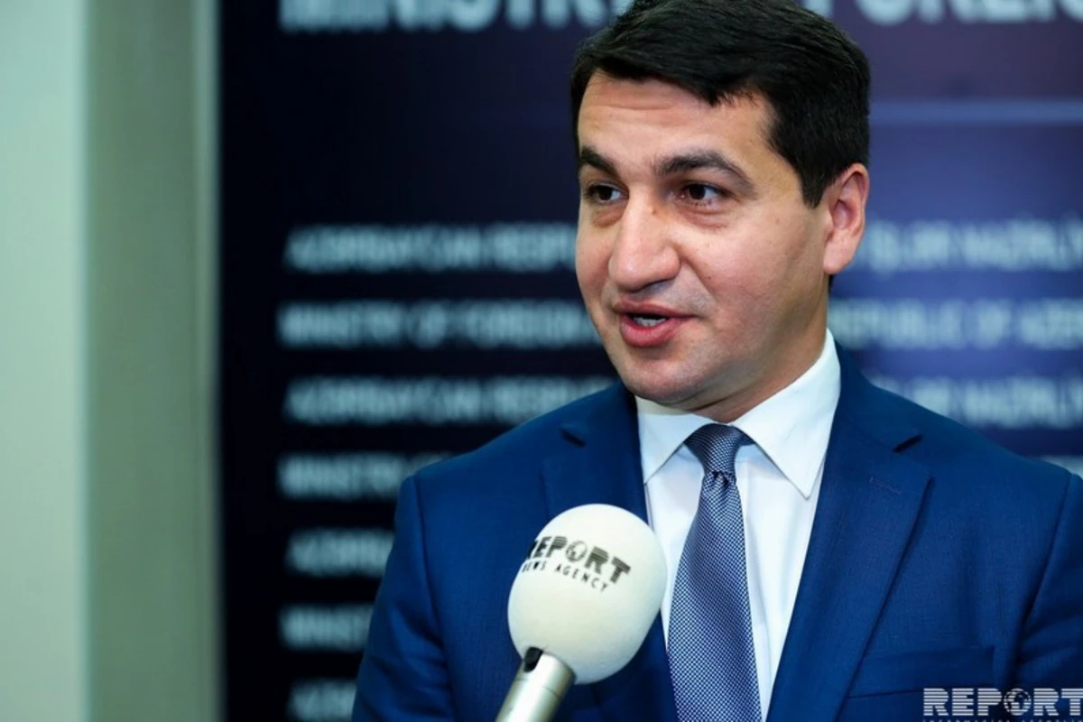 Hikmət Hacıyev NATO-nun eks-baş katibi ilə bağlı paylaşım edib: “Hesabatına ödənişi əlavə etməyi unudub”