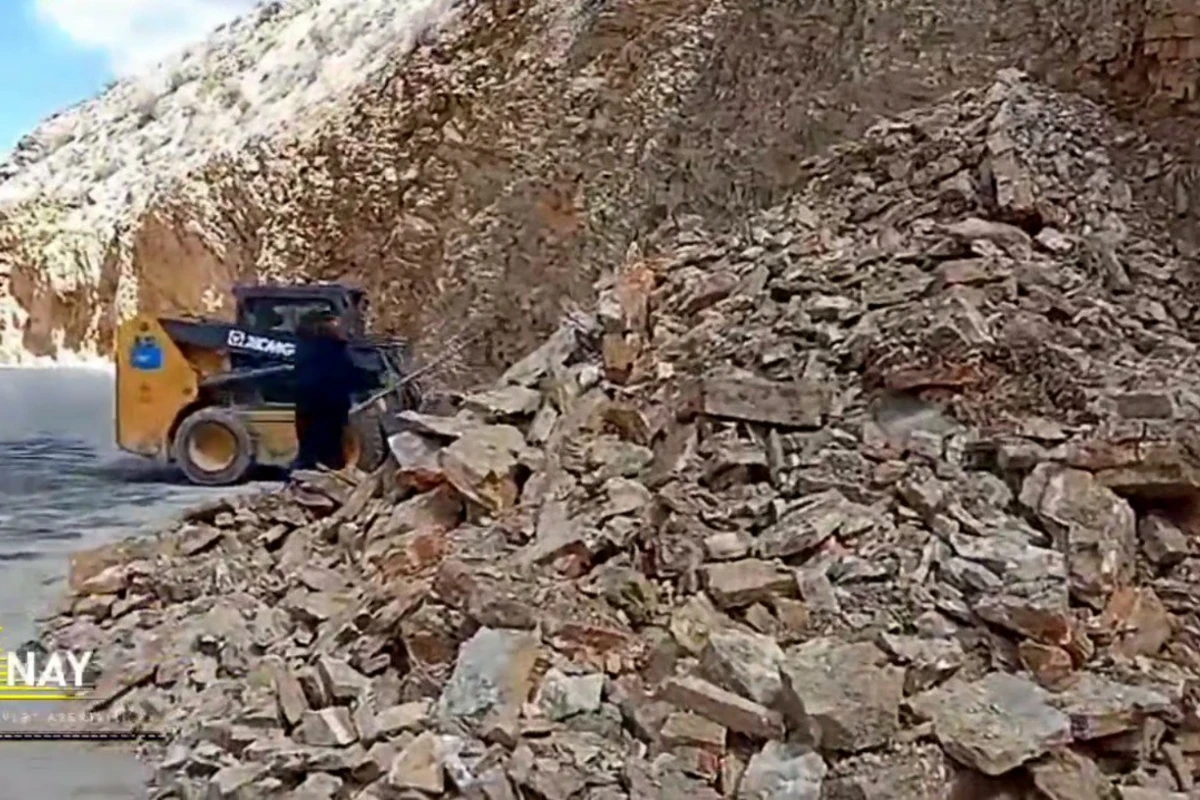 Naxçıvanda avtomobil yolunda uçqun olub - FOTO/VİDEO