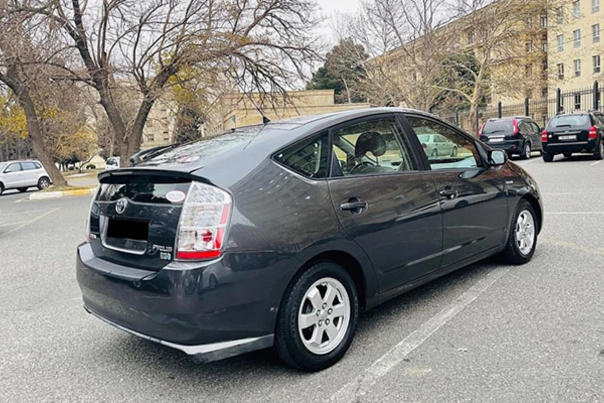 Prius sürücüsü ad gününə gedən qadını qarət etdi - Abşerondakı cinayətin TƏFƏRRÜATI