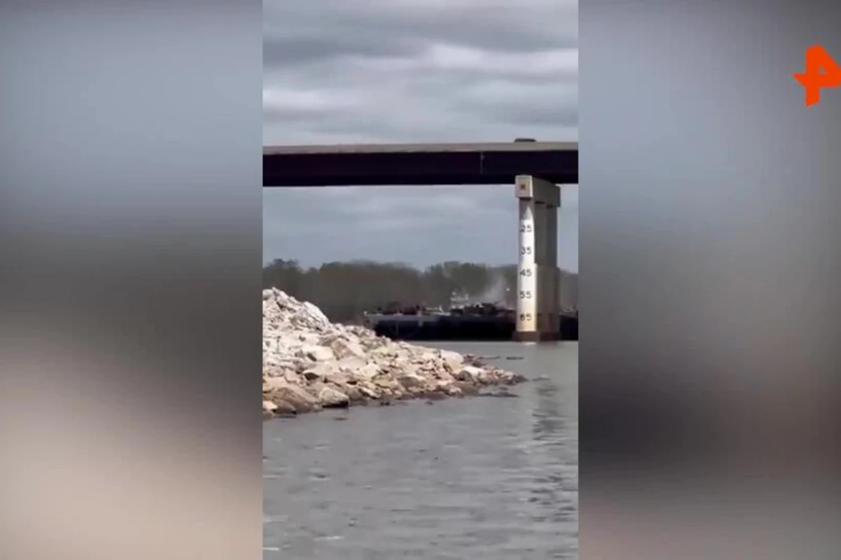 В США второй раз за неделю судно врезалось в мост - ВИДЕО В США второй раз за неделю судно врезалось в мост - ВИДЕО