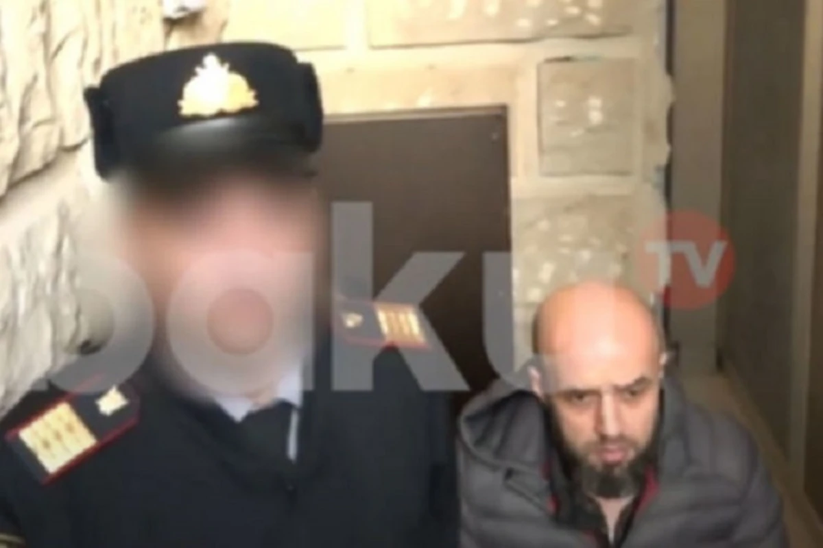 Момент задержания мужчины, убившего малолетнюю дочь в Сумгайыте - ВИДЕО