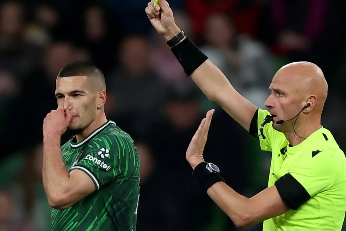 Bu ölkədə futbol hakimlərinə tatuaj və pirsinq qadağan edildi