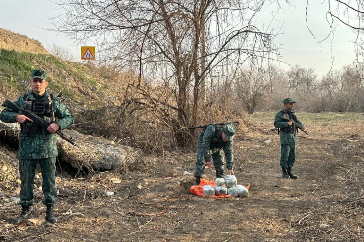В прошлом месяце на госгранице задержана контрабанда на 1 млн манатов - ФОТО