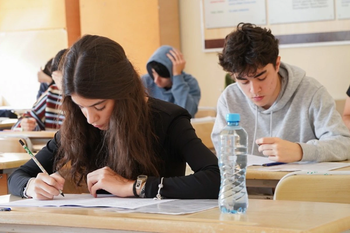 Buraxılış imtahanına 474 nəfər gəlməyib, 16-nın nəticəsi ləğv olunub