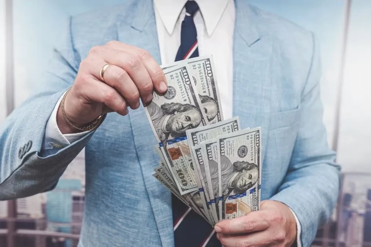 Forbes dünyanın ən varlı insanlarının siyahısını açıqlayıb Forbes dünyanın ən varlı insanlarının siyahısını açıqlayıb