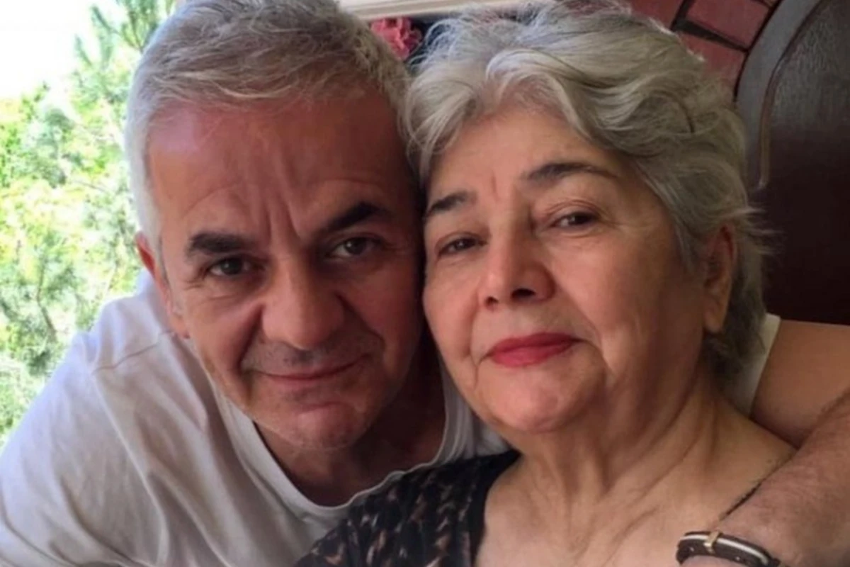 Anasından sonra atasını da itirdi - FOTO