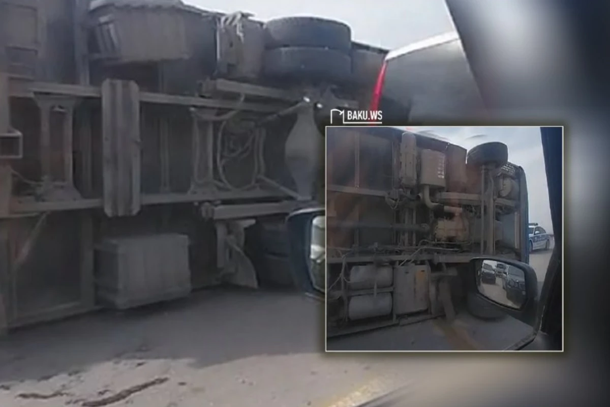 В Баку сильный ветер перевернул грузовой автомобиль - ВИДЕО В Баку сильный ветер перевернул грузовой автомобиль - ВИДЕО