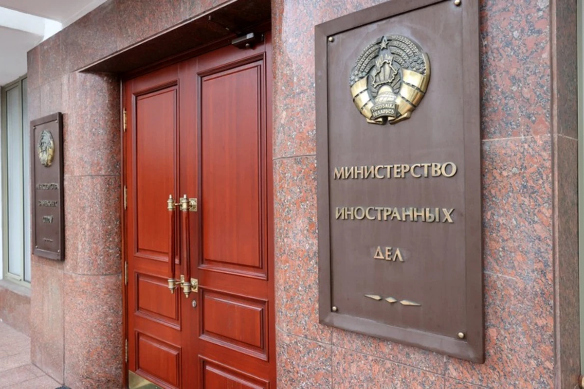 Belarus XİN: Qərbin sanksiyaları hərəkət azadlığını pozur və insanların dərmanlara çıxışını əngəlləyir