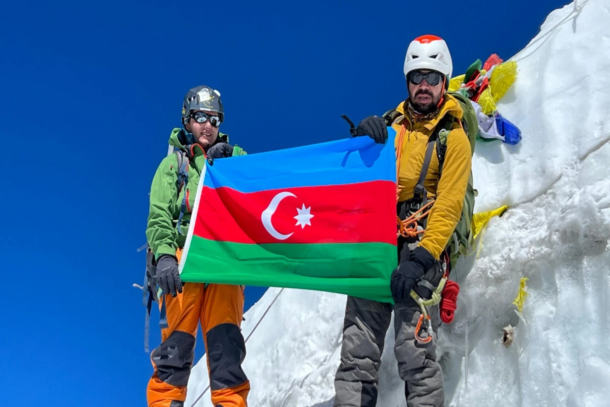 FHN-in xanım əməkdaşı Himalay dağ silsiləsinə yürüş edib - FOTO