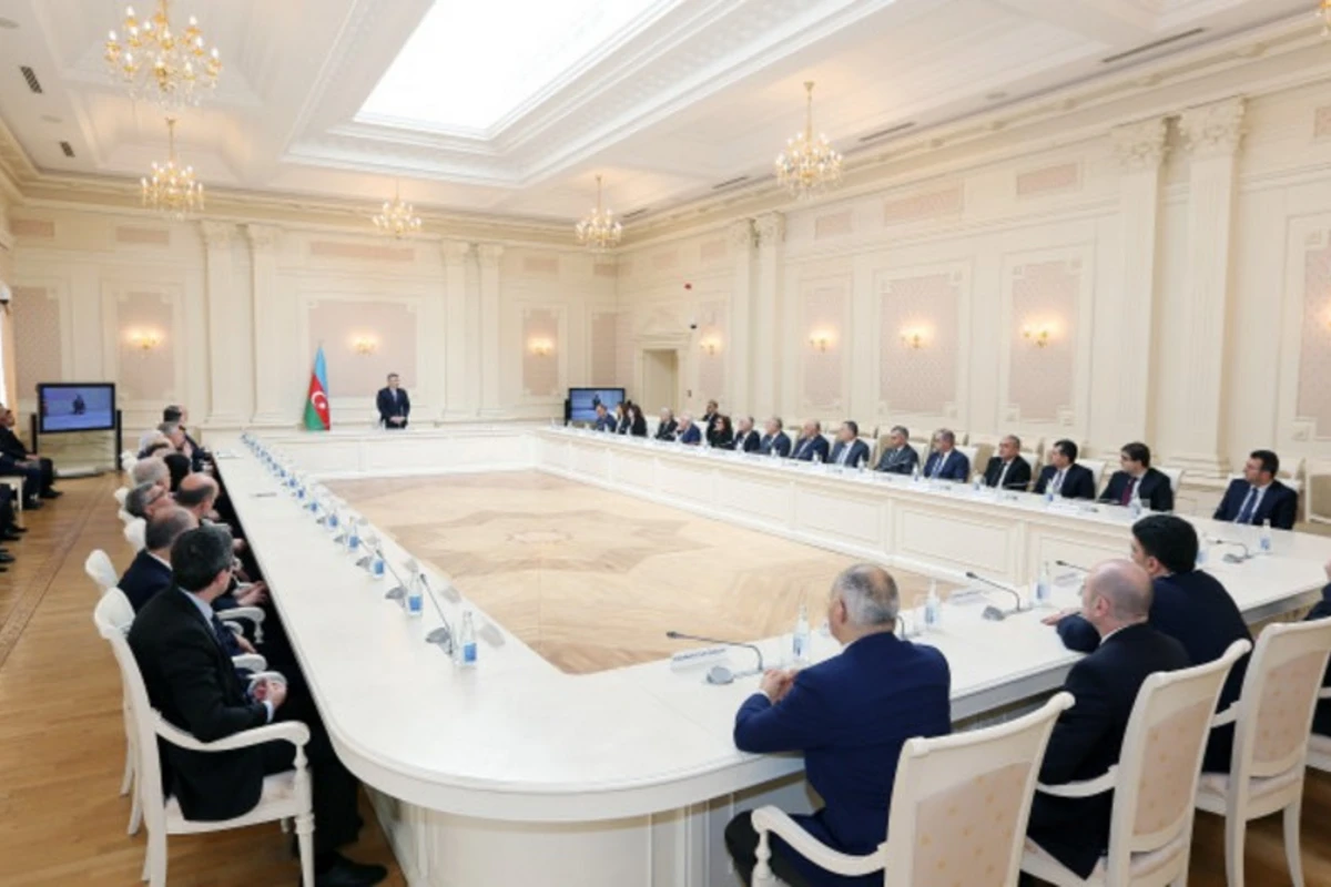 Ali Məhkəmənin yeni hakimləri kollektivə təqdim olunub - FOTO