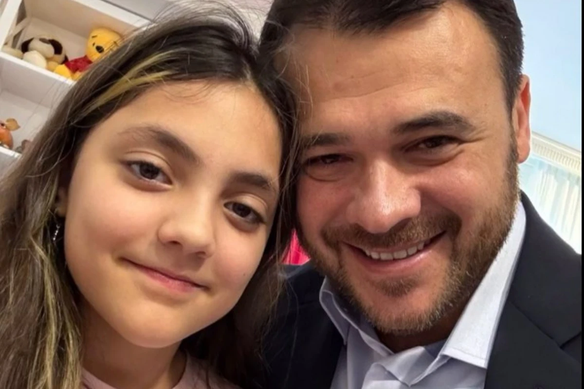 Эмин Агаларов поздравил старшую дочь Амину с днем рождения - ВИДЕО Эмин Агаларов поздравил старшую дочь Амину с днем рождения - ВИДЕО