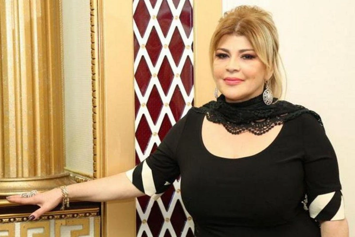 Anasının gənclik fotosunu paylaşdı: Anama oxşayıram? - FOTO