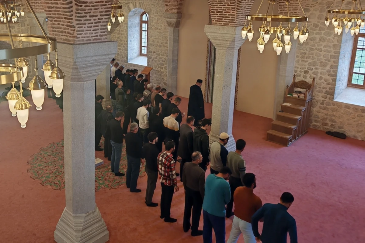 Şuşada bayram namazı qılınıb - VİDEO