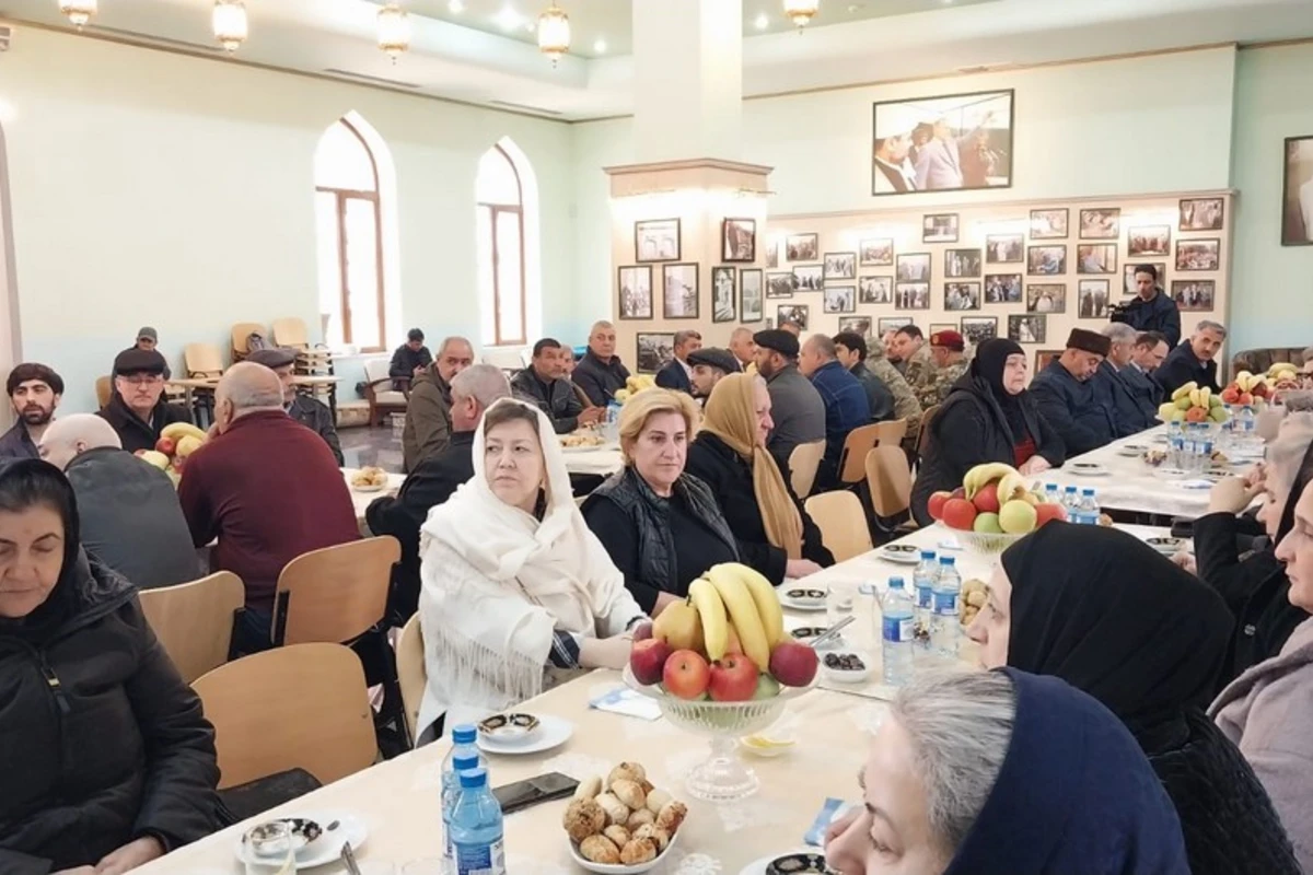 Bibiheybət məscidində şəhid ailələri və qazilərin iştirakı ilə bayram tədbiri keçirilib - FOTO