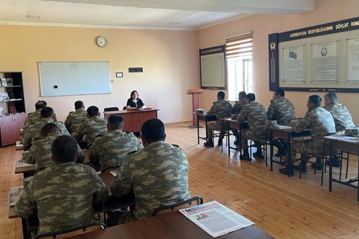 Azərbaycan Ordusunda gender bərabərliyi ilə bağlı seminarlar keçirilib - FOTO Azərbaycan Ordusunda gender bərabərliyi ilə bağlı seminarlar keçirilib - FOTO