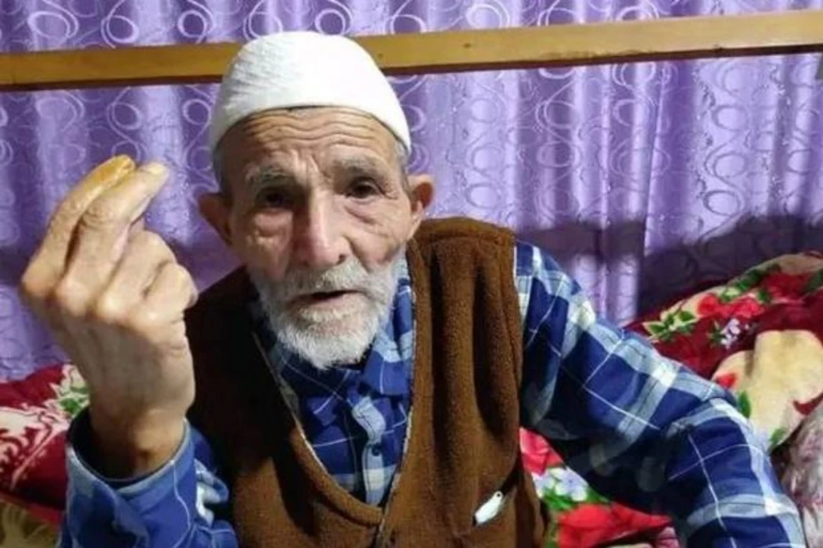 Babası, atası və oğlu şəhid olan Arif İsmayılov vəfat etdi Babası, atası və oğlu şəhid olan Arif İsmayılov vəfat etdi