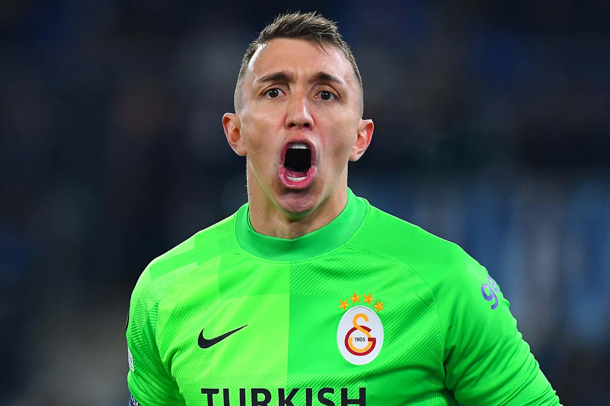 Musleranın Qalatasarayda yeni maaşı bəlli oldu