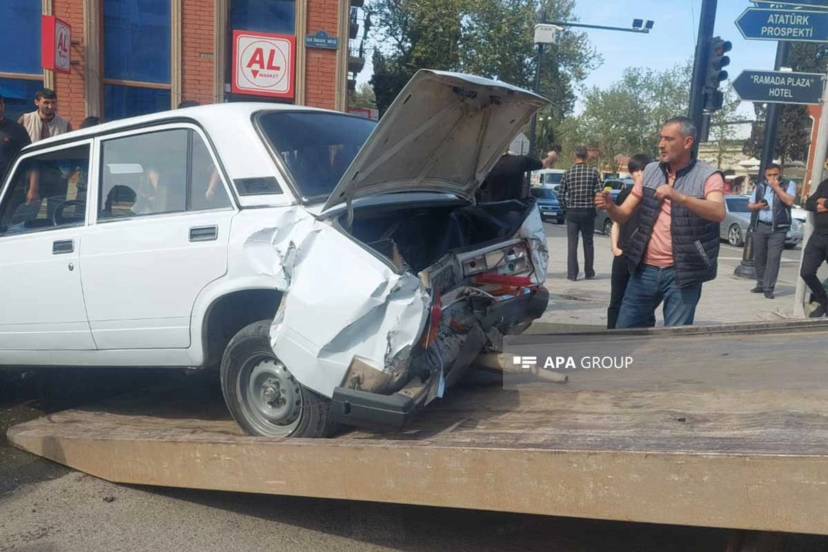 Gəncədə zəncirvarı qəza: Xəsarət alanlar var - FOTO