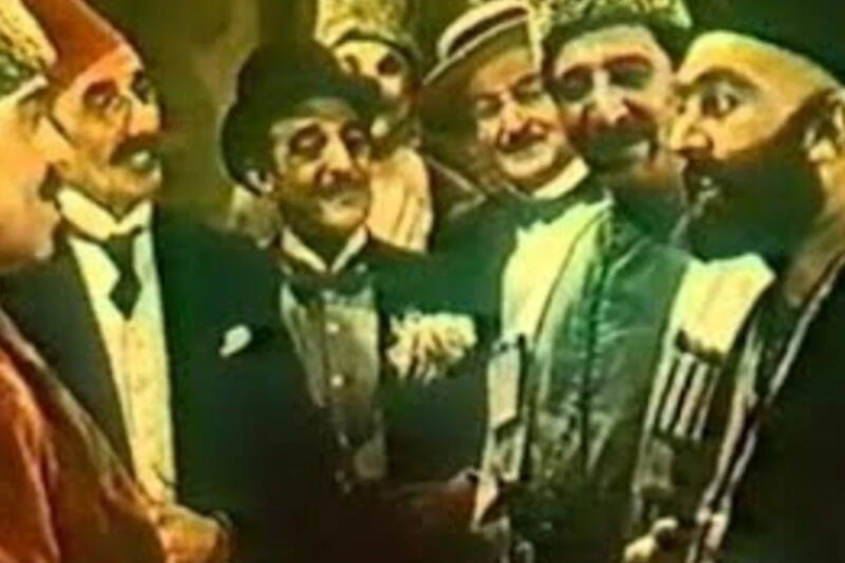 Армяне украли музыку из азербайджанской оперетты Не та, так эта - ВИДЕО