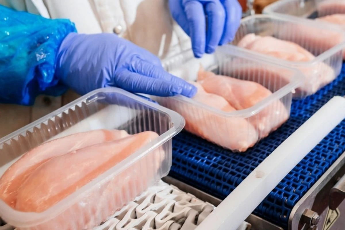 Азербайджан ввел ограничения на ввоз продукции птицеводства из ряда стран
