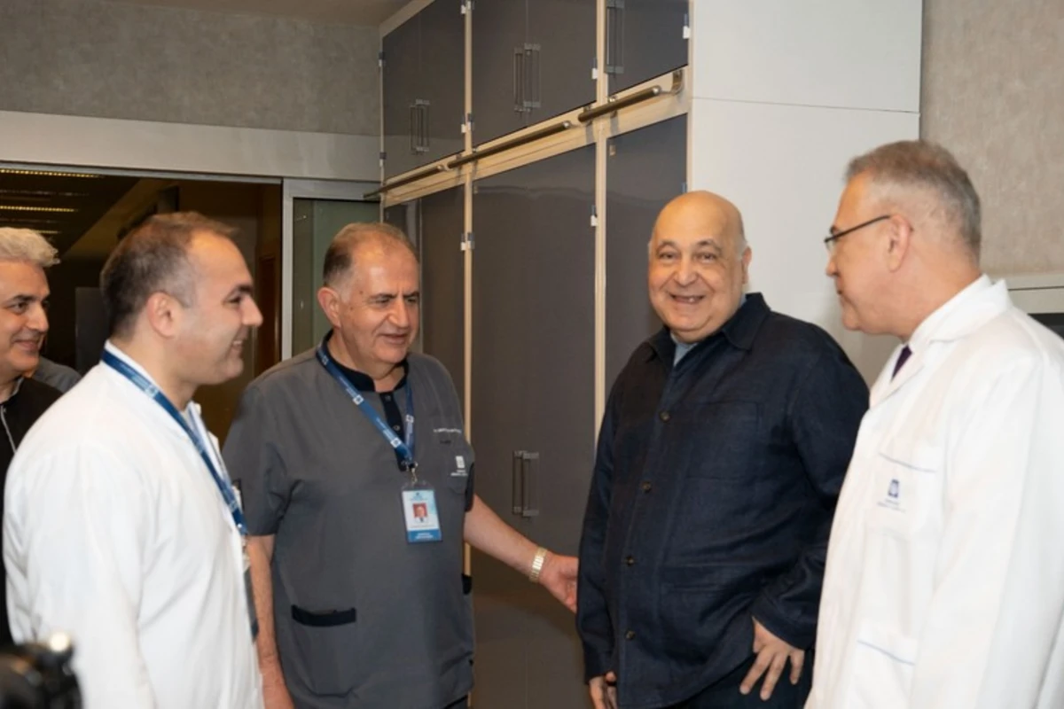 Xalq yazıçısı Çingiz Abdullayev xəstəxanadan evə buraxılıb - FOTO