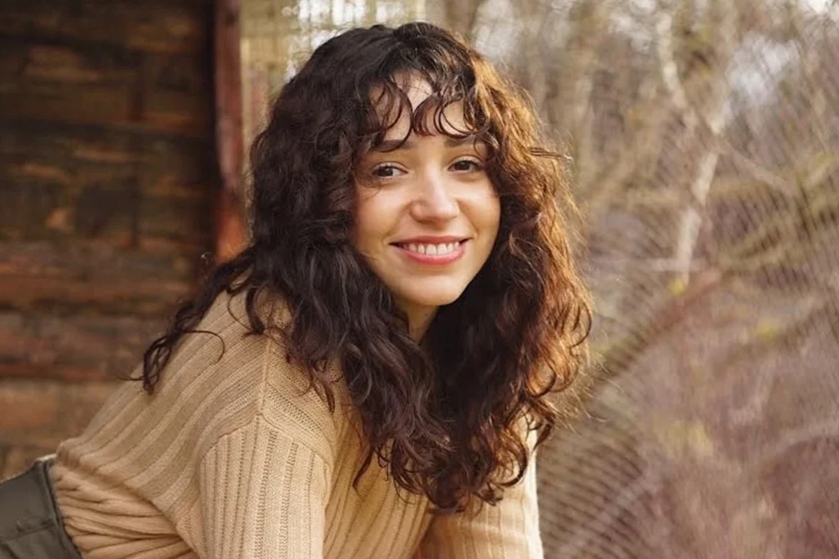 Nəfəs almaqda çətinlik çəkən Zeynep Bastık əməliyyat olunacaq - FOTO