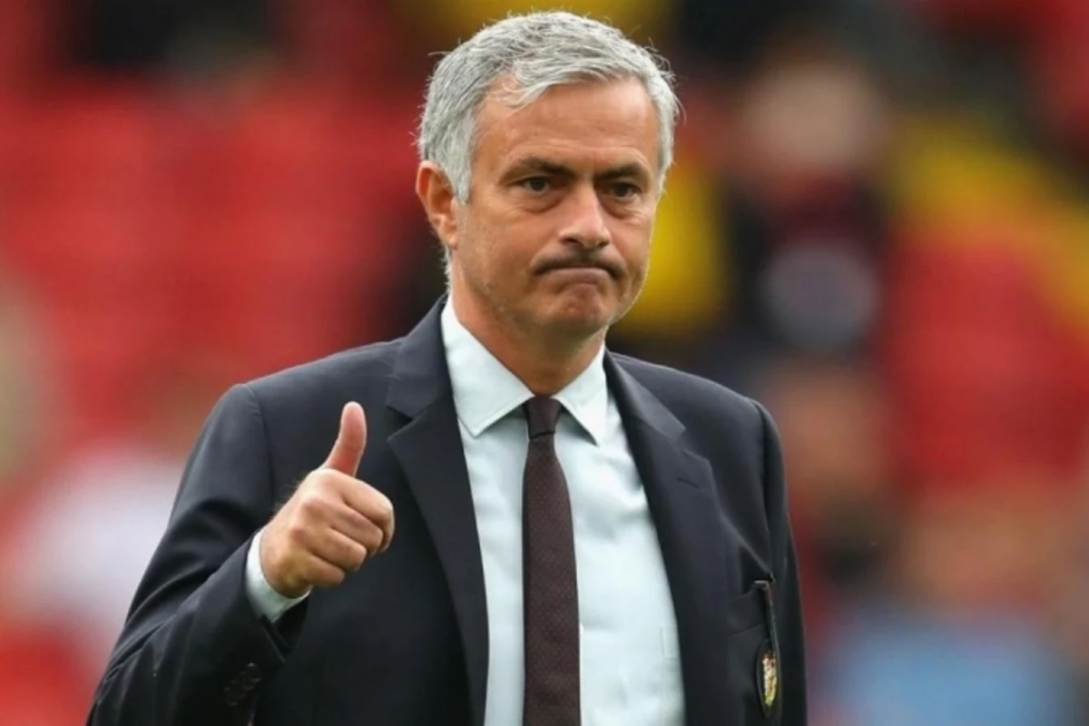 Joze Mourinyo ÇL-də favoritini açıqladı Joze Mourinyo ÇL-də favoritini açıqladı